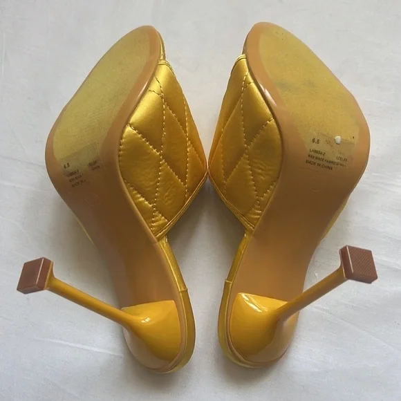 CAPE Robbin Leslee Heels - Picture 9 of 10